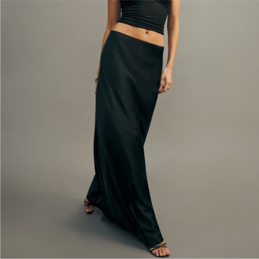 NWT reformation Bella silk maxi skirt - size m